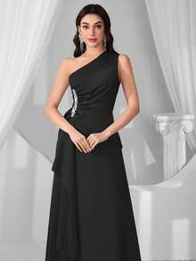 New Fashionable Elegant Slim Fit Asymmetric Neckline Sleeveless Dress - Black - View 6