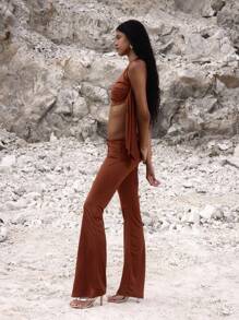 MUSERA 性感不对称单肩上衣搭配喇叭裤套装，适合夜晚外出、生日等场合，优雅迷人，尽显秋日春夏风情。 - 鏽棕色 - 查看 3
