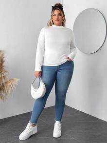 SHEIN CURVE+ 大码女款两件套高领紧身长袖打底T恤套装适合秋冬季节。黑白T恤两件套 - 黑與白 - 查看 5