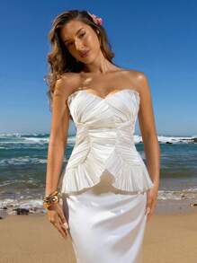 Opulessa 女士休闲无肩带编织露脐上衣，饰有荷叶边和荷叶袖；优雅白色纯色荷叶边无肩带露脐上衣，采用编织面料，打造假日风情；女士优雅纯色褶皱抹胸束身衣；婚礼宾客上衣；休闲女装；音乐会、派对、夜店；秋季女装；时尚秋季；外出；优雅性感派对约会之夜；国庆节、新年造型；优雅派对；毕业典礼；舞会上衣；奢华晚装