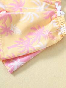 SHEIN 2pcs Baby Boy Coconut Tree Pattern Decorated Elastic Waist Casual Shorts Set