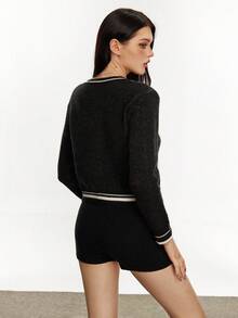 Rina Fox 女士菱形图案长袖单排扣针织开衫和针织短裤套装 - 黑色 - 查看 2