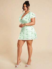 SHEIN BAE Đầm ôm sát cổ chữ V tay bèo họa tiết hoa thanh lịch cỡ lớn dành cho nữ, phù hợp mặc hàng ngày, đi chơi, hẹn hò, trà chiều, kỳ nghỉ, xuân/hè, trở lại trường - Màu xanh Bạc hà - Xem 4