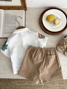 SHEIN 2 件套婴儿男孩/女孩可爱卡通印花短袖衬衫和松紧腰卡其色短裤套装，夏季 - 彩色 - 查看 2
