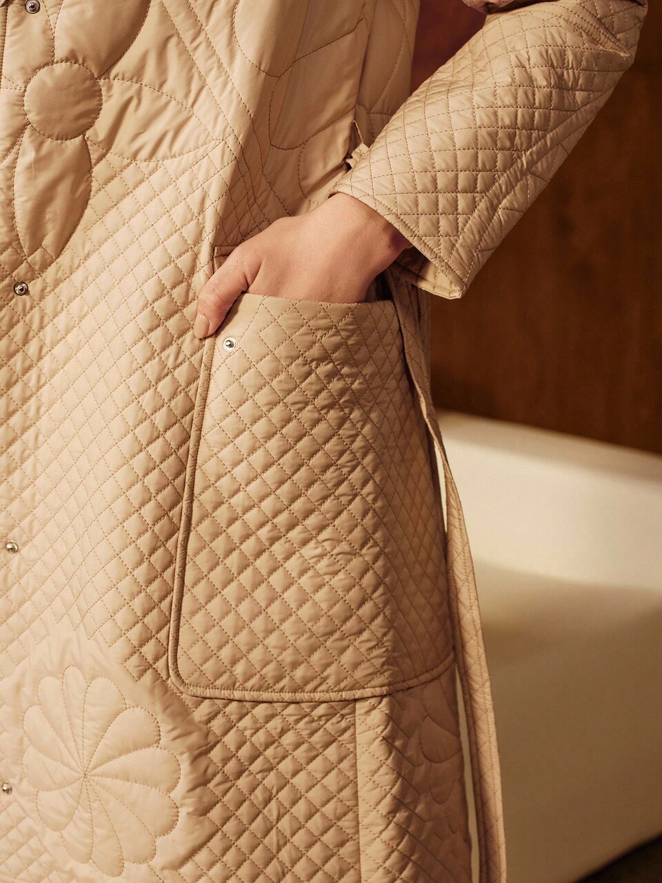 Women's Lightweight Beige Floral Quilted Long Sleeve Cinched Waist Cotton Jacket,Winter Elegent Dinner Chic New Year Christmas Luxury Winter Coat