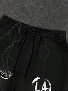 GENIUS ODE 2 件男士肖像和字母图案休闲圆领短袖 T 恤和喇叭裤套装，街头风格 T 恤和喇叭裤套装