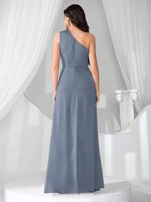 Coutiva 全新时尚优雅修身不对称肩部连衣裙