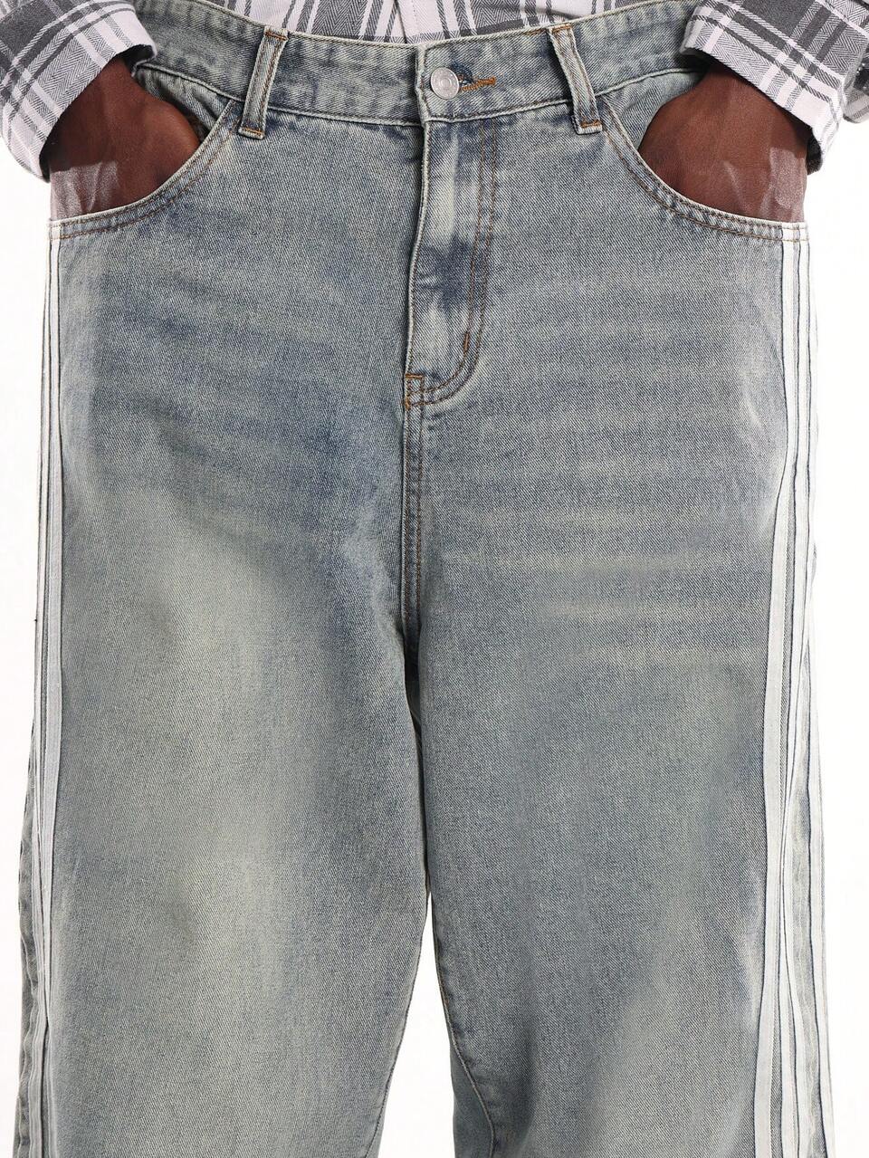 Weite Jeans aus hellem Wasch-Denim mit Seitenstreifen
