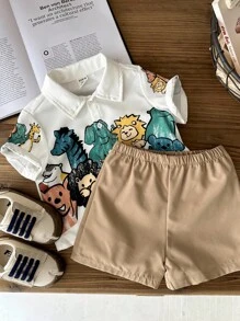 SHEIN 2入組年輕男孩可愛動物印花寬領寬鬆編織短袖襯衫和實色補丁口袋短褲套裝