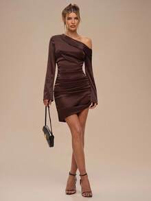 SHEIN BAE Robe mini élégante asymétrique à manches évasées et froncée, en satin de couleur café, pour l'automne/hiver. Robe de demoiselle d'honneur, robe d'anniversaire, robe superposable pour l'automne/hiver, robe de tous les jours, robe pour occasions formelles, robe de vacances - Tabac - Voir 8