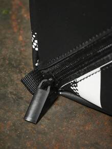 Beetlejuice X SHEIN 1 件卡通图案印花大容量扁平 PU 皮革化妆包，多功能收纳袋，小物品收纳包，旅行收纳包，数码配件收纳包，适合日常携带、旅行、工作、化妆或学习，适合女性和学生，哥特 - 黑與白 - 查看 8