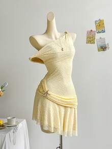 Soleia 女士度假修身连衣裙，3D 花卉装饰，简约抹胸迷你连衣裙，休闲百搭，适合通勤、约会、下午茶、海滩、游轮、公路旅行、音乐节、波西米亚风度假 - 黃色 - 查看 4