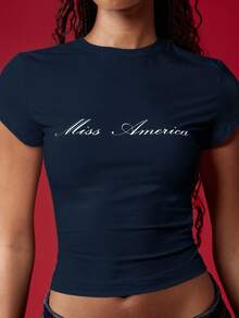 MISSGUIDED Camiseta ajustada de corte corto con estampado gráfico de Miss America, de estilo retro Y2K, de manga corta, para estudiantes, casual, de vuelta al cole, de otoño, de estilo universitario - Azul Marino - Ver 5