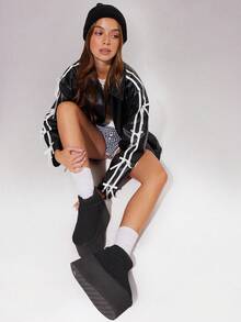 Solezae 女士舒适保暖圆头平底加厚可爱户外仿麂皮短靴，圣诞节必备 - 黑色 - 查看 4