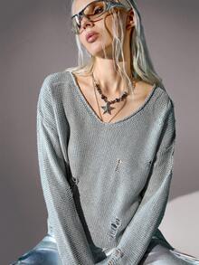 CasuGlow 女士纯色 V 领撕破烫金印花超大套头衫