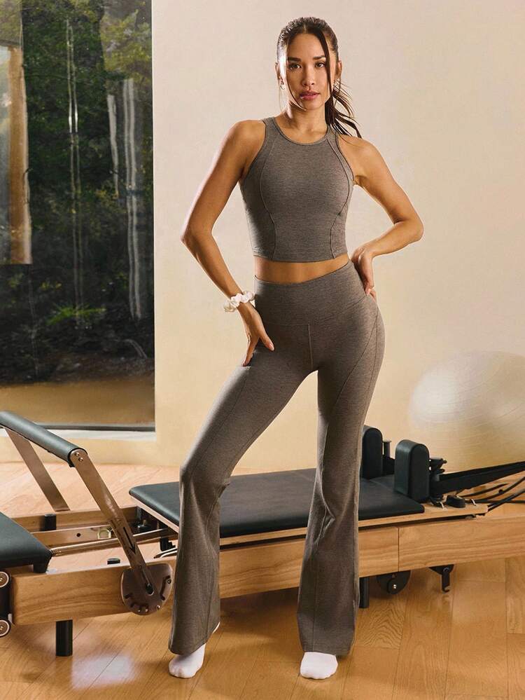 ソフティ ベルベア取り外し可能カップ付きクロップドタンクトップ、低インパクトヨガ、ピラティス、スタジオ、ジム、デイリーアクティブ