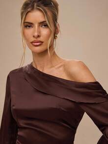 SHEIN BAE Robe mini élégante asymétrique à manches évasées et froncée, en satin de couleur café, pour l'automne/hiver. Robe de demoiselle d'honneur, robe d'anniversaire, robe superposable pour l'automne/hiver, robe de tous les jours, robe pour occasions formelles, robe de vacances - Tabac - Voir 3