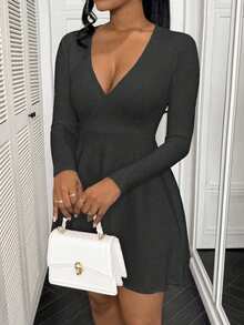 BamGleam V-Ausschnitt verführerisches avantgardistisches einfaches Damenkleid, Mini-Kurzkleid, Herbstkleider für Neujahrsklamotten