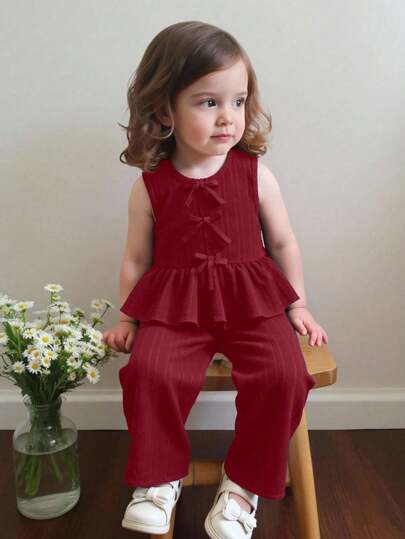 SHEIN Playful Pals 2 件女婴海军蓝圆领无袖褶皱衬衫带蝴蝶结装饰和松紧腰裤套装，舒适可爱，适合春夏秋