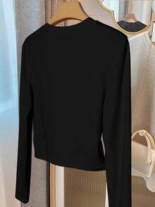 Franclia Camiseta de manga corta negra para mujer, top con diseño único de rhinestones, nueva camiseta corta a la cintura, camiseta ajustada de talla corta - Negro - Ver 2