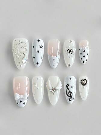 Anime 10 pezzi di unghie finte di alta qualità con fiocco carino, nota musicale, elemento a stella, realizzate a mano + 3 pezzi di adesivo biadesivo, stickers per arte di unghie rimovibili con catena di strass stile francese Y2K a pois, adatti per vacanze, feste, ballo e uso quotidiano