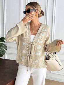 SHEIN Frenchy 秋冬女款印花系带长袖常规夹克 - 杏色 - 查看 3