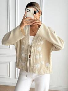 SHEIN Frenchy 秋冬女款印花系带长袖常规夹克 - 杏色 - 查看 5