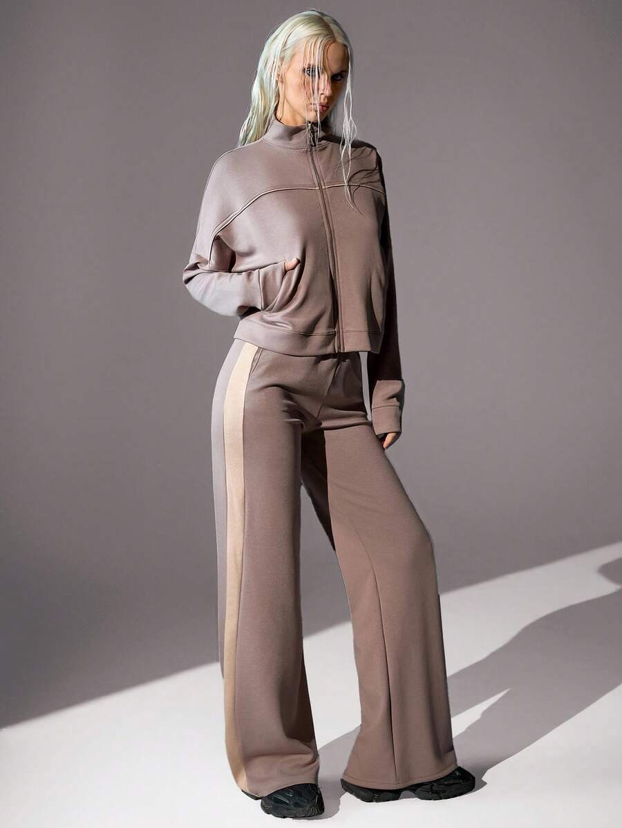 CasuGlow Women, Spring, Autum, Two Set, Sweatshirt, Contrast Color, Crop Sweatshirt, Long Length Pant, Loose Fit, Brown, Pocket, Zipper - Mocha Brown - View 1