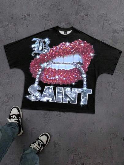 Manfinity EMRG Oversized Graphic Men's T-Shirt, Retro Metal Lip Print Round Neck Short Sleeve T-Shirt, Dark Oversized Mouth Print Loose T-Shirt, Versatile Round Neck Top