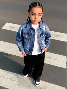 SHEIN Playful Pals 1 szt. chłopięca kurtka dżinsowa w stylu vintage, modna odzież wierzchnia w kolorze niebieskim, idealna do noszenia na co dzień