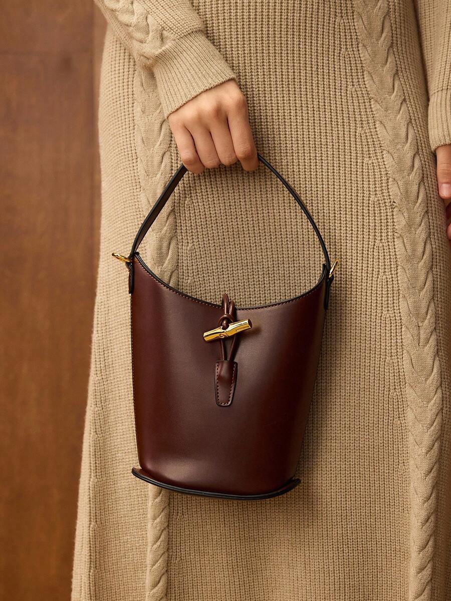 MOTF PREMIUM PU 皮革搭扣手提包 - 深棕 - 查看 1