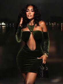 Mistrie Women's Solid Color Cutout Design Long Sleeve Fitted Sexy Mini Velvet Dress,Halloween Clothes,Christmas Dress,Goth Dress