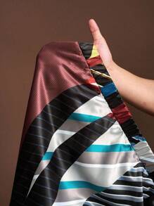 Slaydiva Pantalon évasé ample pour femmes grandes tailles, collection Printemps-Été 2025. Présentant un imprimé tie-dye sur tissu satiné pour le streetwear, les sorties casual, les fêtes et les rassemblements sociaux