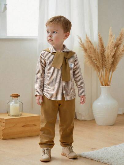SHEIN Vintaside Kids 2 件儿童男童条纹领长袖衬衫和松紧腰宽松裤套装，时尚复古百搭休闲卡其色/咖啡色服装，舒适的日常穿着，返校