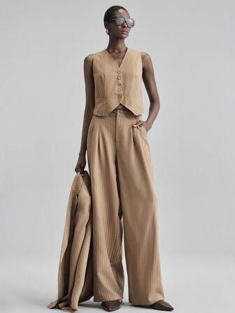 Ontre Estilo Urbano Moderno, Cáqui, Conjunto de Terno Feminino, Conjunto de Calças, Tecido Listrado, Colete, Calça de Terno, Negócios Commute, Design Minimalista, Estilo Minimalista, Estilo Casual, Vestuário de Outono, Nova Coleção 2025, Casual Business, Estilo Old Money, Volta às Aulas