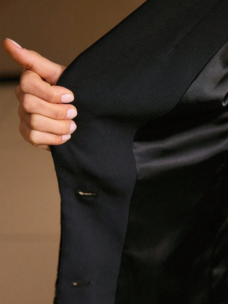 VELVET EMBROIDERY LASER CUT PEAK COLLAR BLAZER