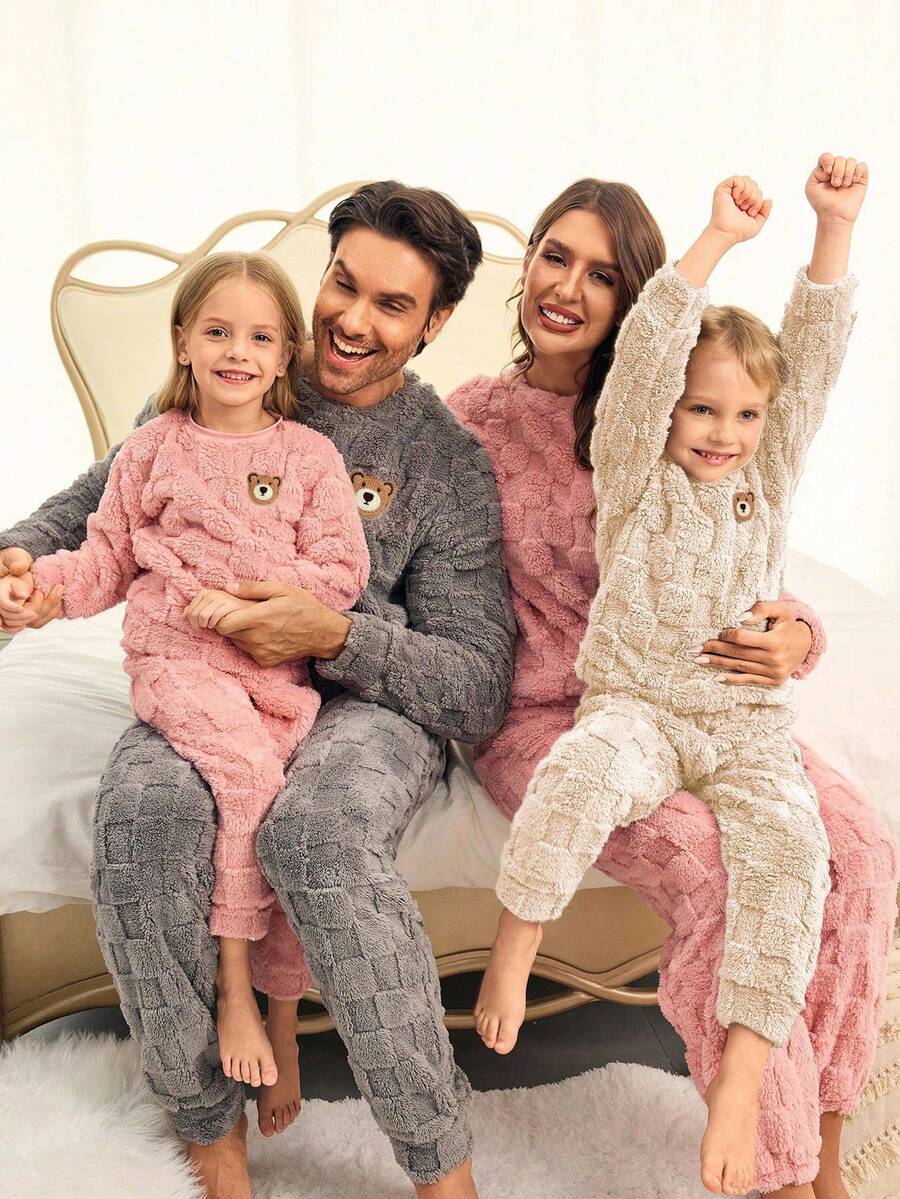 SHEIN 4 件套家庭装格子法兰绒睡衣套装，舒适长袖衬衫和裤子休闲家居服，母子装（单独出售）