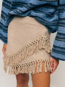 Nöista 米色针织迷你裙，流苏装饰，俏皮动感。这款别致的裙子为女性秋季服装增添了一丝波西米亚风情，非常适合秋季节日、派对，或搭配外出上衣，打造休闲又不失优雅的造型。 - 杏色 - 查看 4