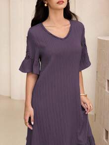 Lacomfia 2025年夏季新款女士V领褶皱A字连衣裙 - 紫色 - 查看 4