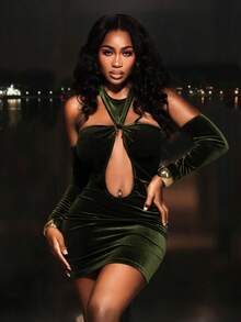 Mistrie Women's Solid Color Cutout Design Long Sleeve Fitted Sexy Mini Velvet Dress,Halloween Clothes,Christmas Dress,Goth Dress