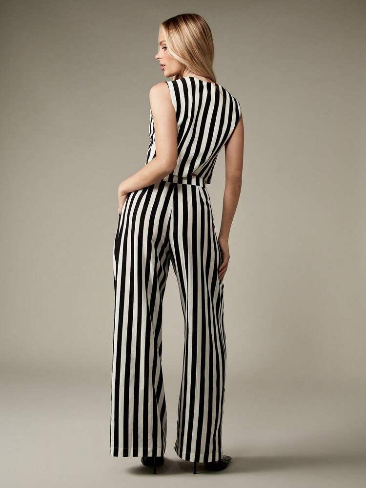 MISSGUIDED 縦縞のボタンフロントクロップトップとワイドパラッツォパンツ