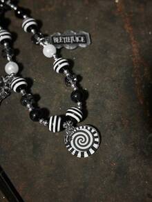 Beetlejuice X SHEIN Fashionable Handmade Acrylic Black & White Striped Beaded Phone Lanyard, Goth Style For Men & Women, Goth - Black and White - View 5