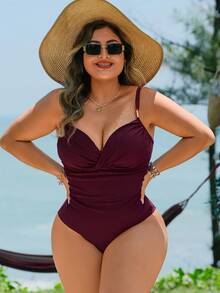 Swim Lushoire 纯色腰部交叉金属装饰优雅大码连体泳衣，适合海滩度假 - 酒紅色 - 查看 5