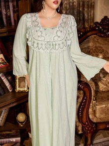 PalaceNights Embroidered Lace Vintage Palace Style Plus Size Nightgown + Robe Set, Fall Clothes - Mint Green - View 7
