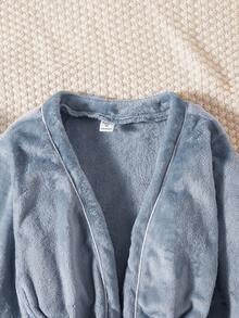SHEIN 男童长袖双口袋纯色绒面睡袍，冬季套装，冬季服装，秋季服装，儿童服装 - 淺藍色 - 查看 3