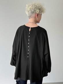 FRIFUL Damen Schwarzes einfarbiges Raglan-Ärmel Loose Lässig vielseitiges Rücken-Knopf-Dekor T-Shirt, Herbst Langarm-Top - Schwarz - Übersicht 5