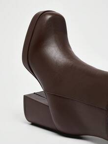 Solezae 女士舒适耐穿的必备方头厚底中跟短靴 - 棕色 - 查看 7