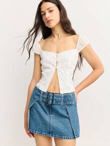 Nöista Áo crop top thêu Thụy Sĩ với cổ tim, tay nhún và chi tiết xẻ tà phía trước. Hoàn hảo cho những buổi dã ngoại mừng Quốc khánh 4 tháng 7, hẹn hò trên bãi biển hoặc tiệc tùng mùa hè! - trắng - Xem 3