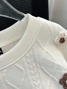 GlowEve 女士时尚纯色纹理装饰钩针 3D 花卉圆领落肩长袖开衩下摆宽松休闲运动衫 - 杏色 - 查看 5