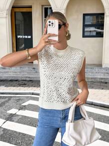 SHEIN Frenchy Pull sans manches en maille ajusté décoré de sequins, col rond. Convient pour le port en automne, pull d'hiver. Pull sans manches avec design en crochet de sequins. Texture de tissu de pull d'épaisseur modérée et chaude. Simple, mode casual pour tous les jours, les déplacements, les hauts preppy, l'automne, les sorties